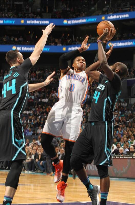 激烈竞争的 激烈竞争的