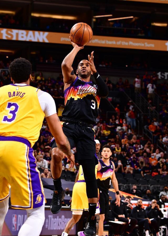 施直线突破 施直线突破