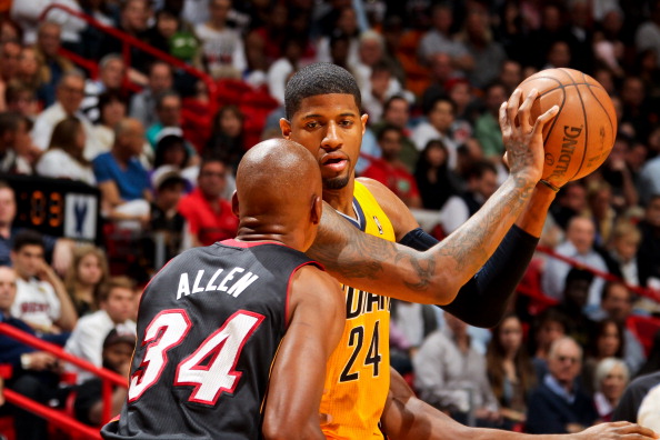 在他效力于 在他效力于