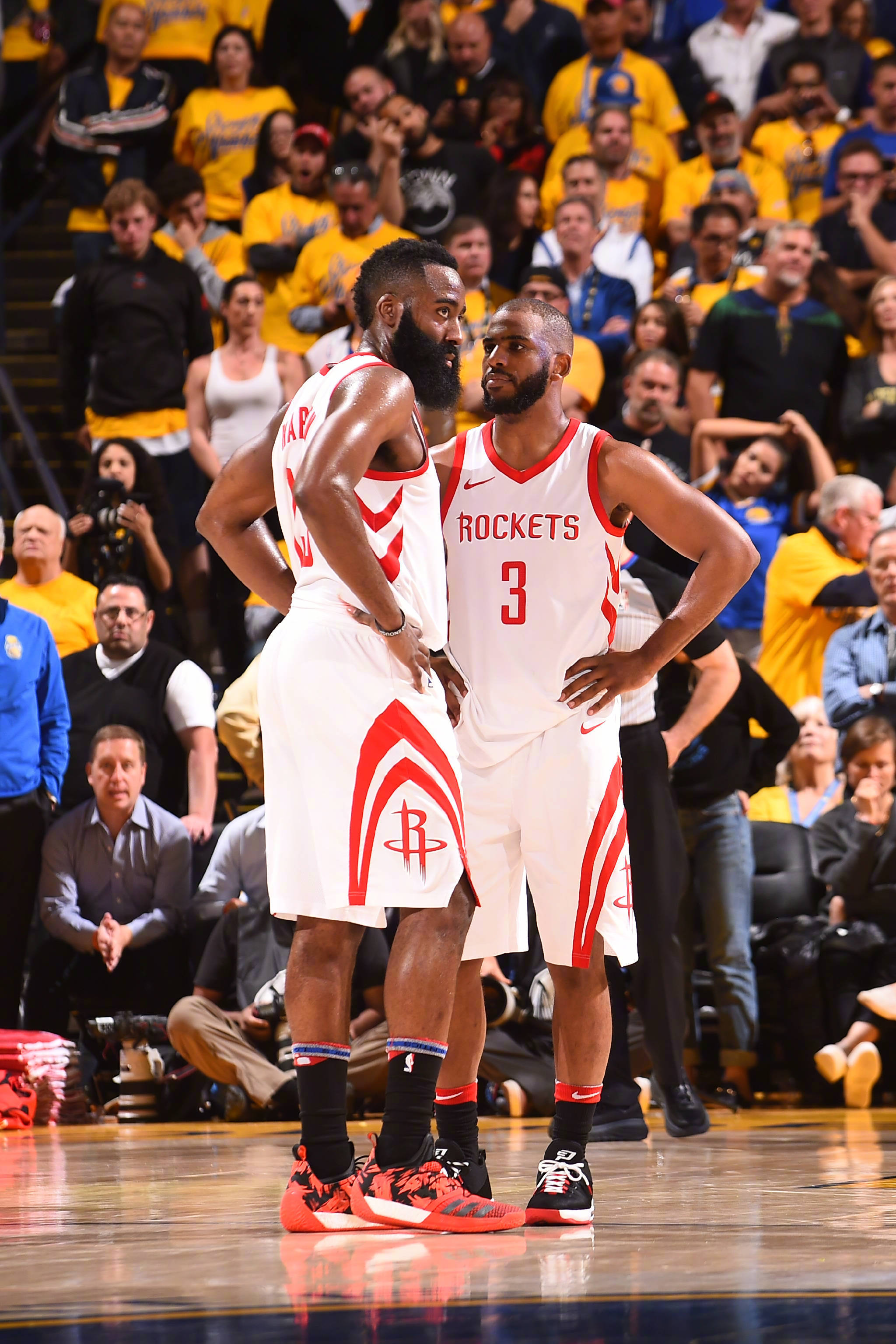 背后的隐忧 背后的隐忧